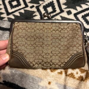 Coach EUC Vintage Monogram Kiss Lock Brown and Tan Wristlet